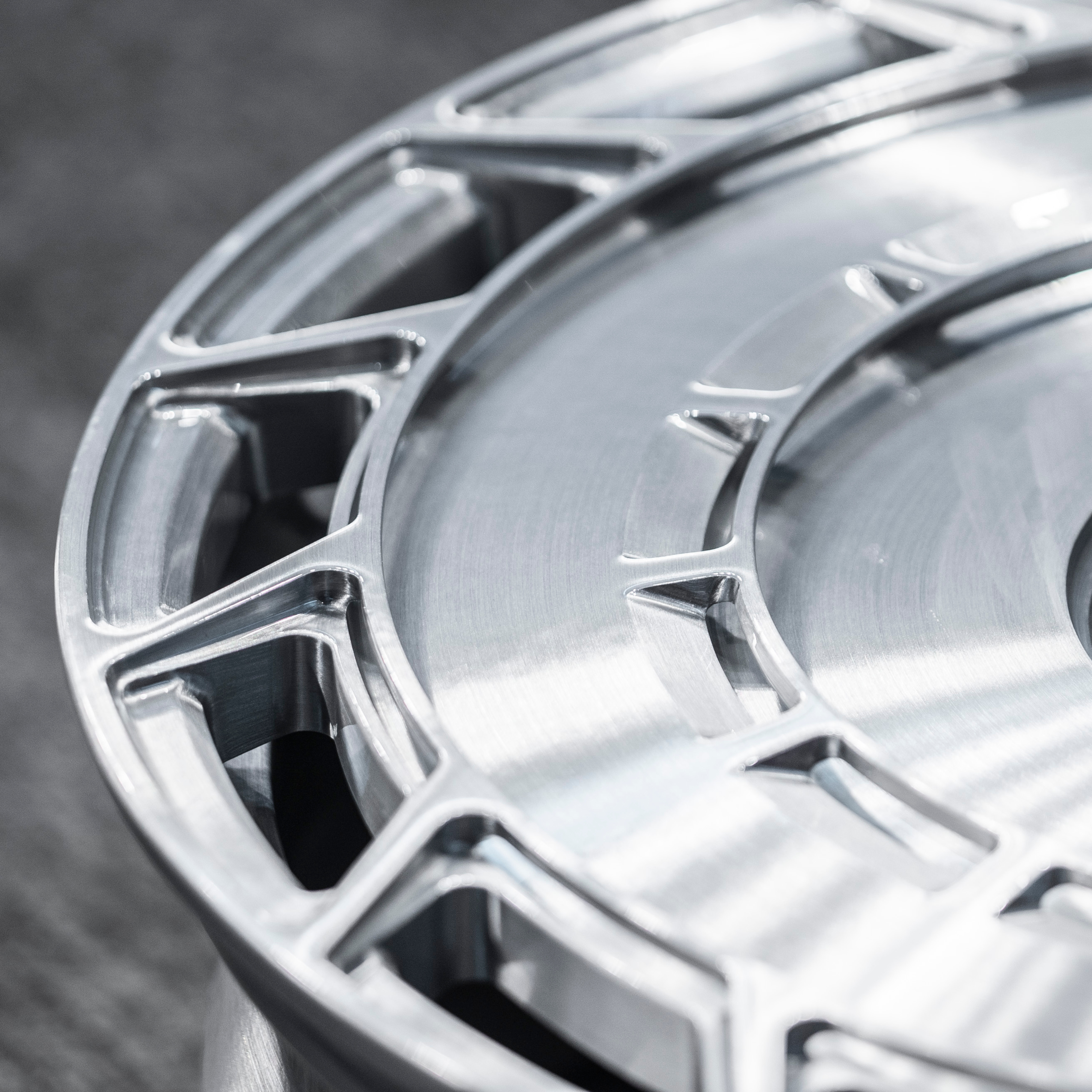 UMPARTS Forged Alloy Wheel – Aero Disc Design Performance Rim | Brushed Finish