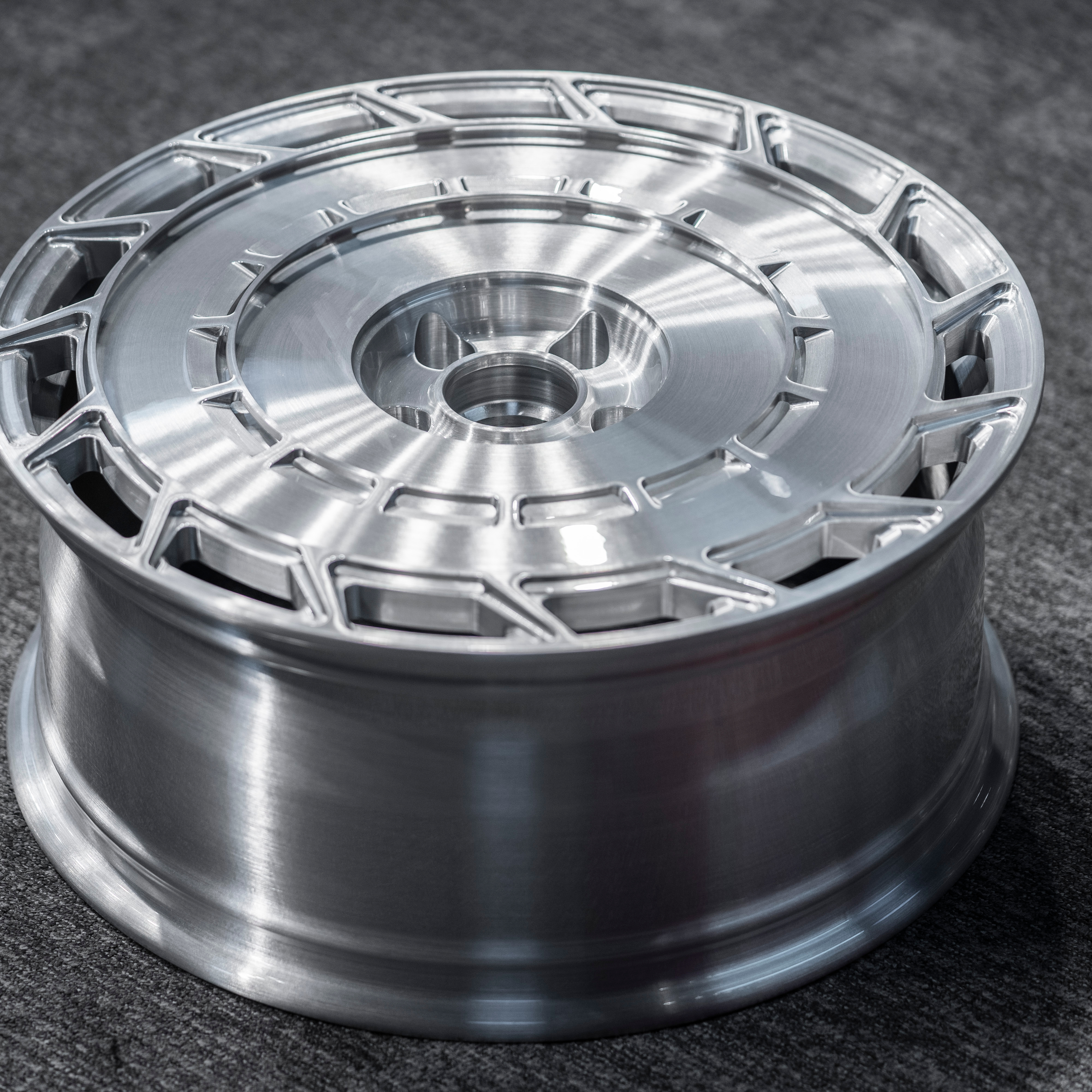 UMPARTS Forged Alloy Wheel – Aero Disc Design Performance Rim | Brushed Finish