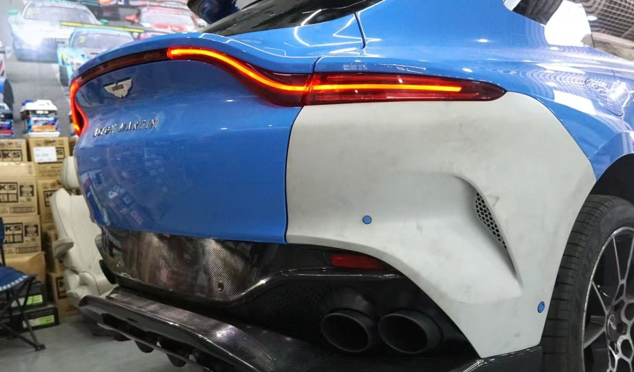 Dry Carbon Fiber Body Kit for Aston Martin DBX (DBX 707 style) – Full Aero Package (Front Bumper, Rear Diffuser, Side Skirts, Spoiler) | UMPARTS