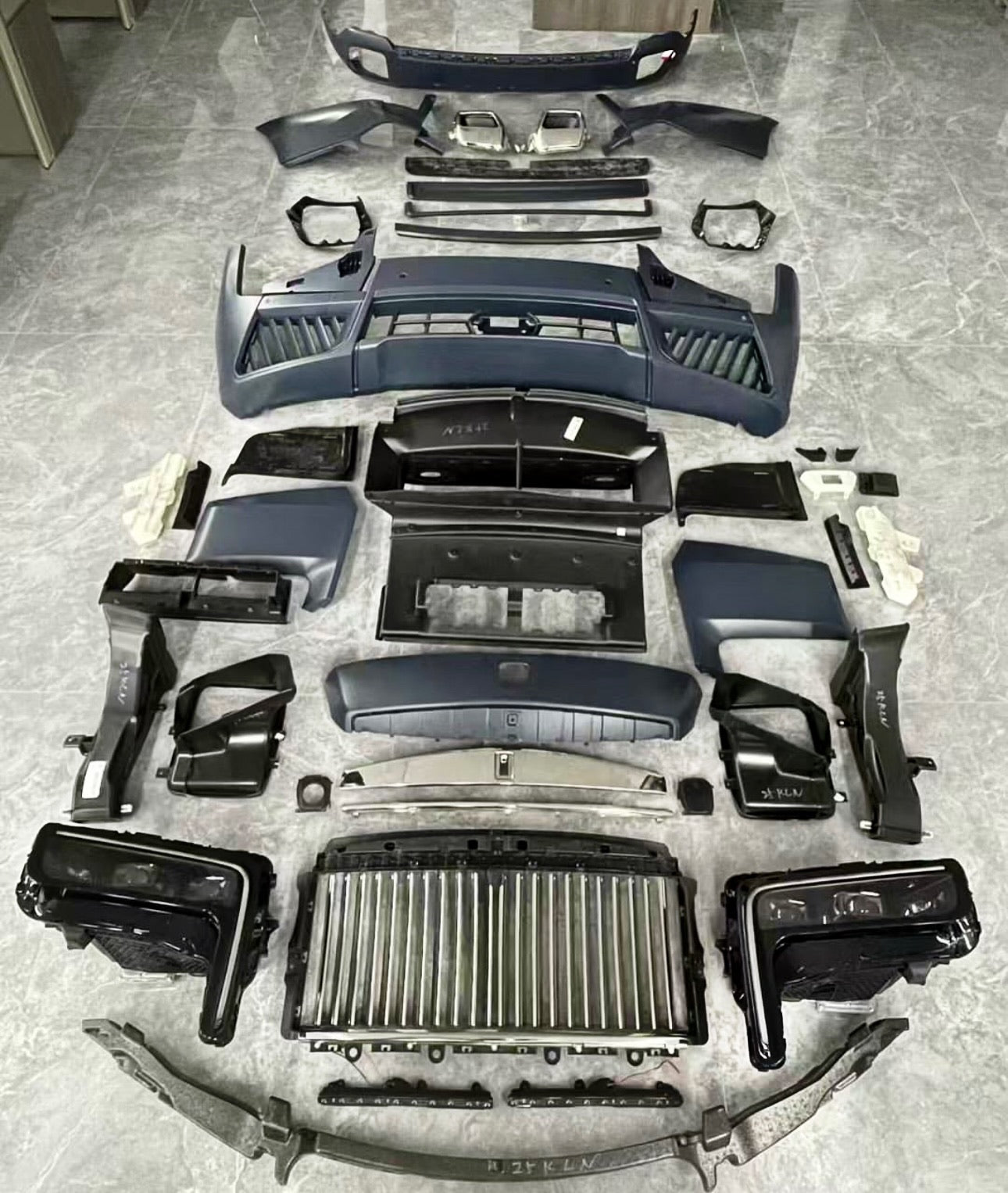 Rolls-Royce Cullinan Facelift Upgrade  (old to  new)