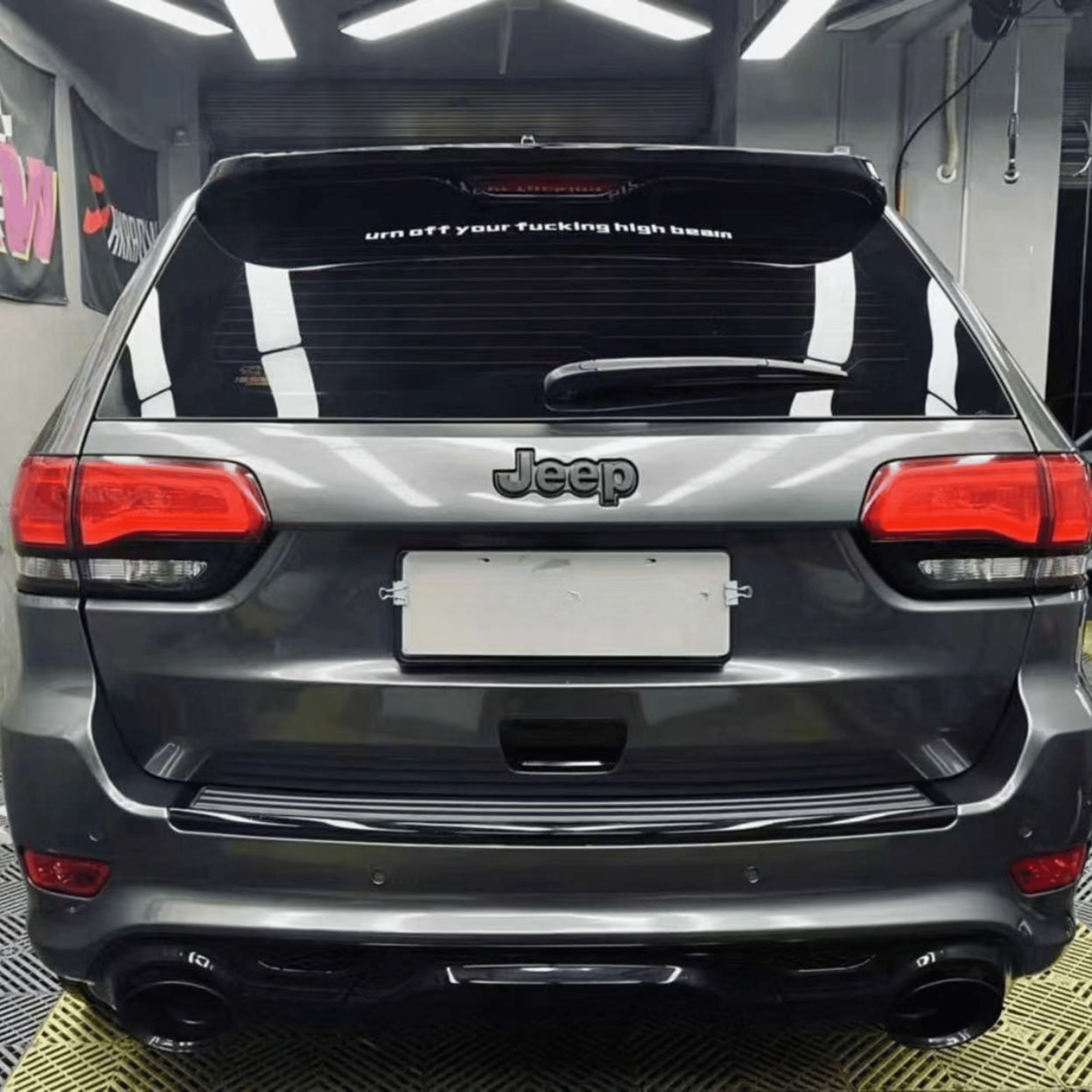 Compatible with Jeep Grand Cherokee WK2 Upgrade to SRT Style Body Kit