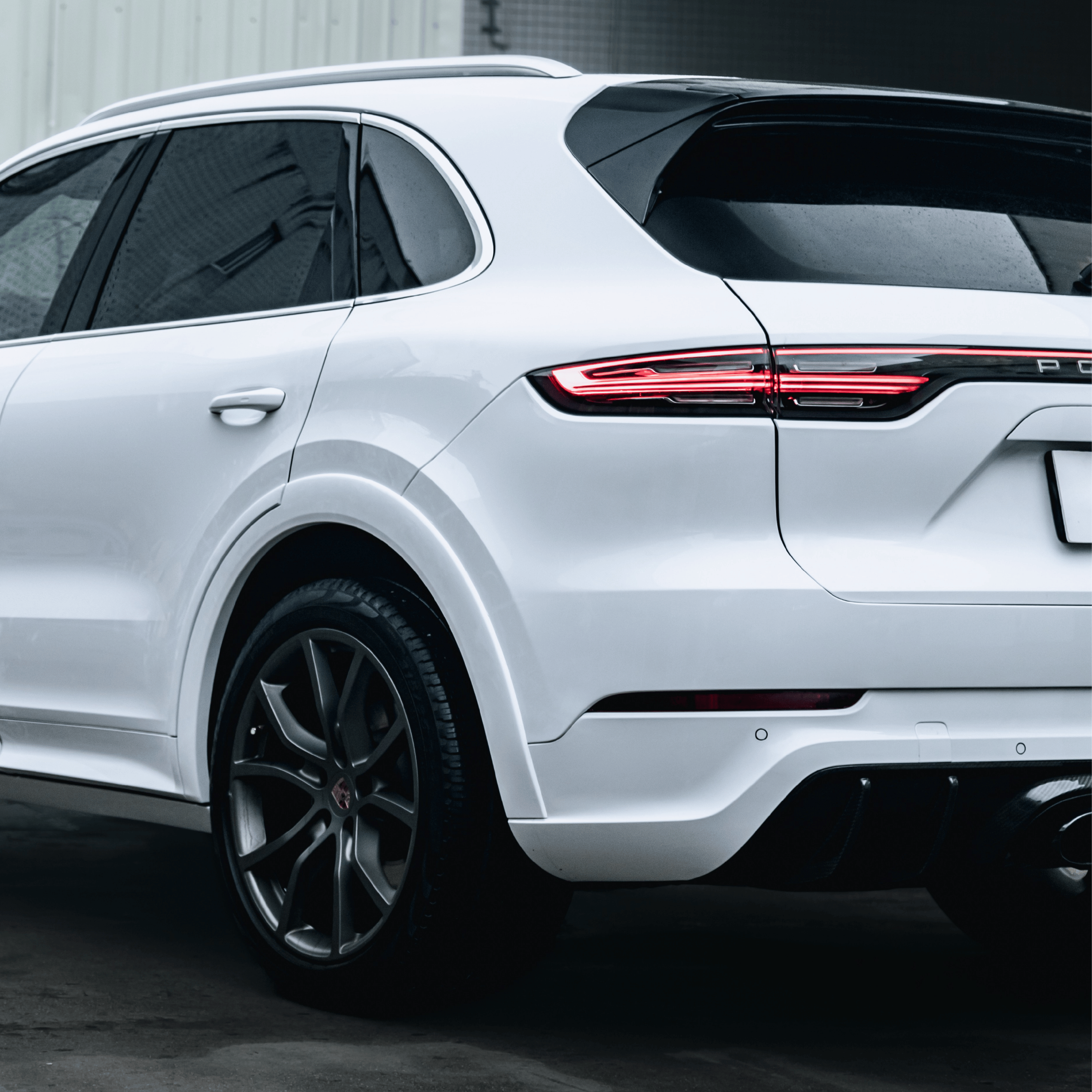 Turbo GT Style Rear Diffuser for Porsche Cayenne Coupe 9Y0.1 (2018–2023) – Carbon Fiber with Exhaust Tips | UMPARTS