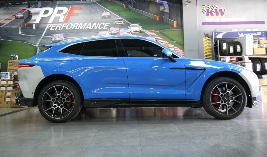 Dry Carbon Fiber Body Kit for Aston Martin DBX (DBX 707 style) – Full Aero Package (Front Bumper, Rear Diffuser, Side Skirts, Spoiler) | UMPARTS